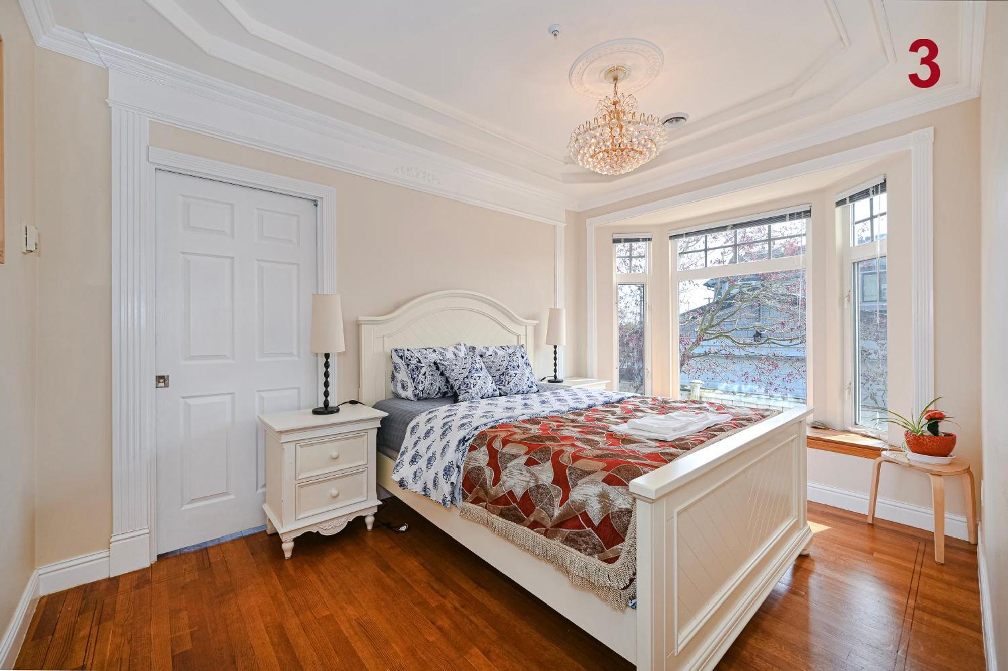 7 Bedrooms In The Heart Of Vancouver Exterior photo
